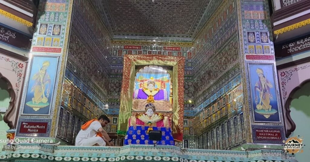 Murti and Samadhi of Shree Siddharoodha Swamy Maharaj at Siddharoodha Math Hubli, a sacred site of devotion and meditation.
